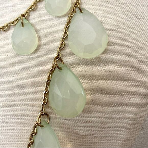 Gold tone 3 tier beaded necklace - Picture 3 of 12